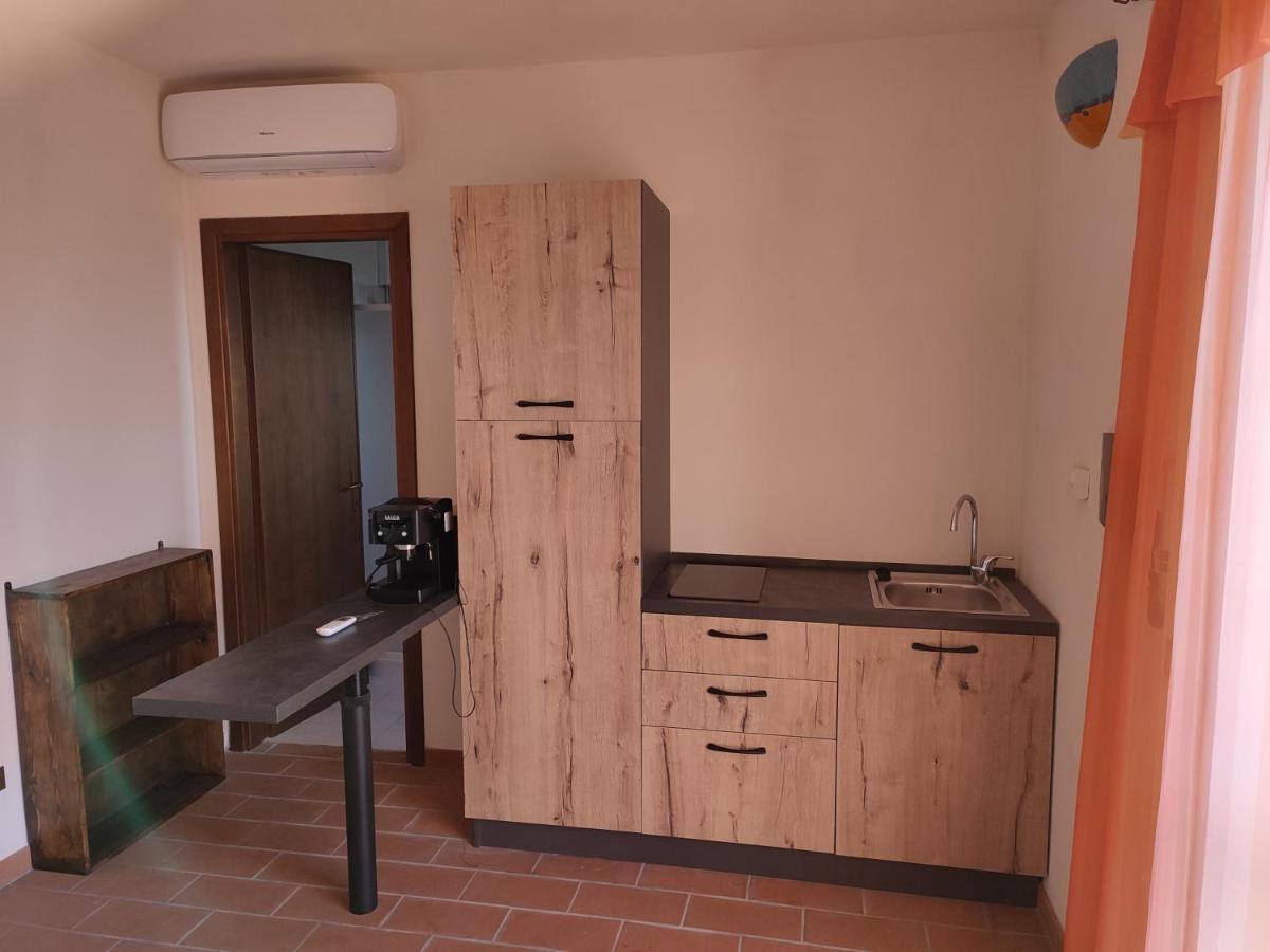 B&B Casale Roshlee 구알도카타네오 외부 사진