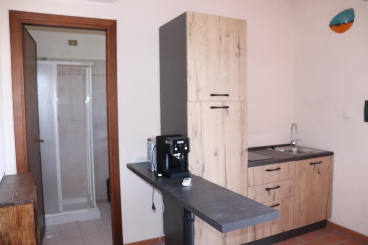 B&B Casale Roshlee 구알도카타네오 외부 사진