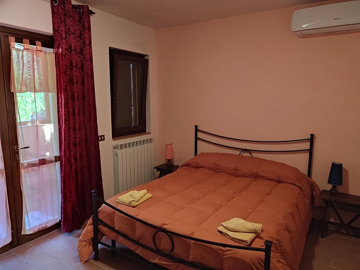 B&B Casale Roshlee 구알도카타네오 외부 사진