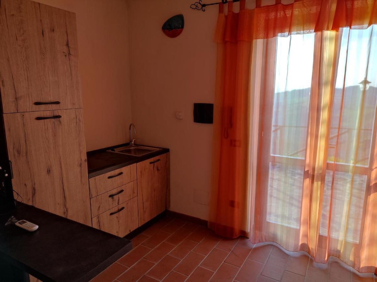 B&B Casale Roshlee 구알도카타네오 외부 사진