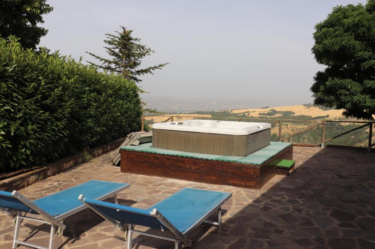 B&B Casale Roshlee 구알도카타네오 외부 사진